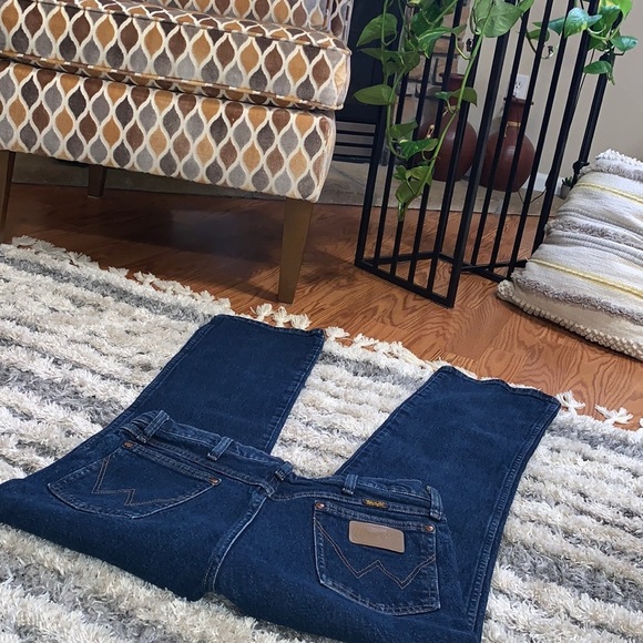 Wrangler Jeans - Picture 3 of 9